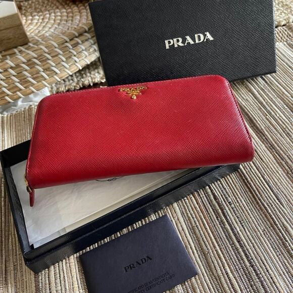 Prada red saffiano leather zip around wallet - Picture 2 of 12